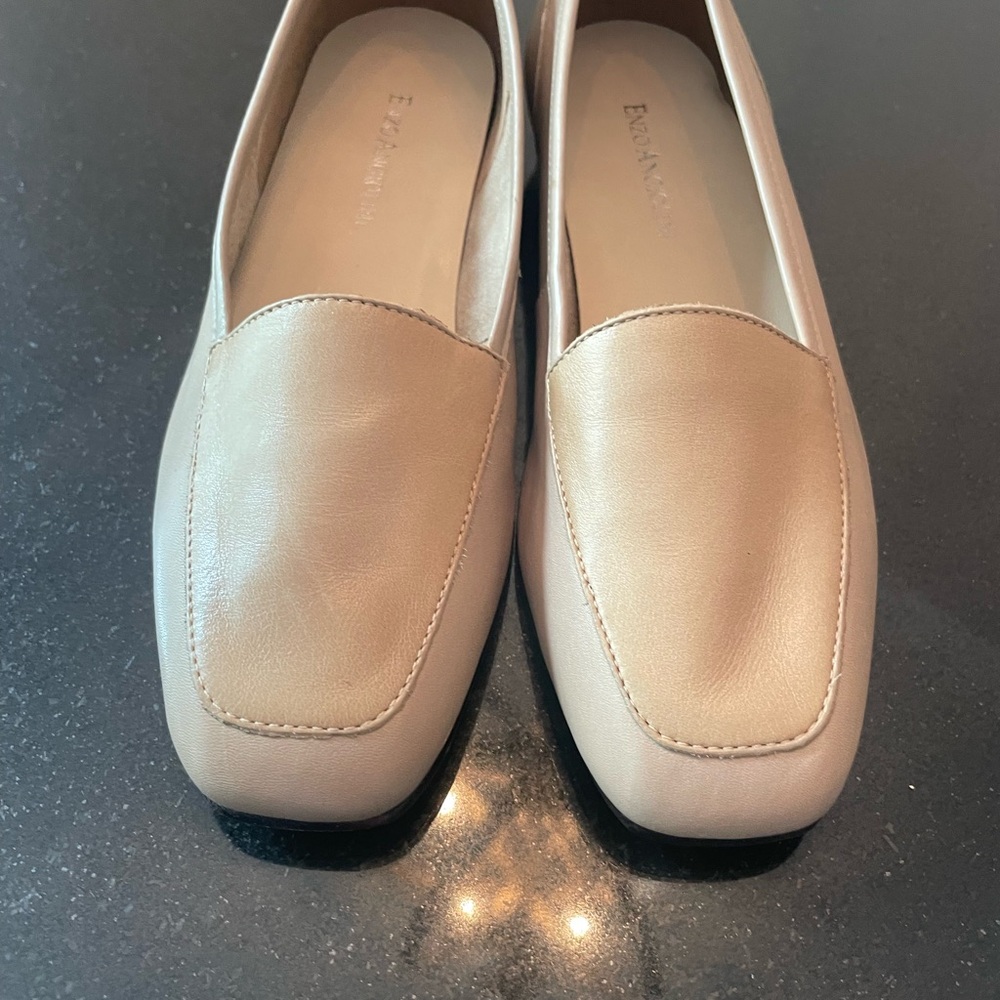 Enzo Angiolini Tan Flats with Square Toe and Slip-On Design